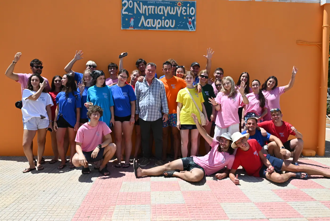 Day 4 at the 2nd Kindergarten of Lavrio, during the second coat of paint on the exterior walls. Photo 25 of 34.