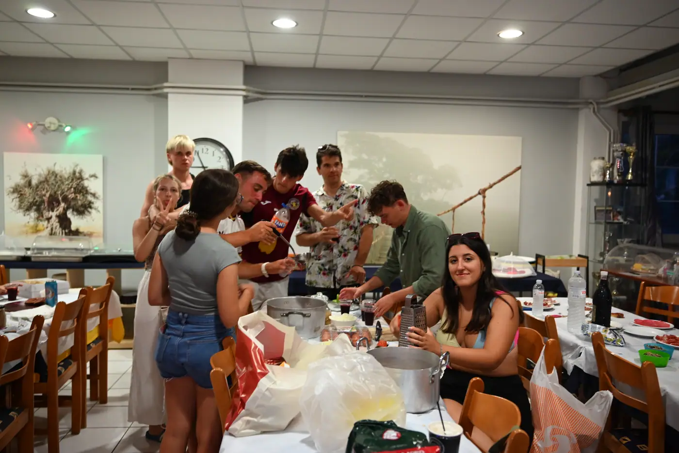 Day 5 in Sounio, during three hours of playful physical activity in the swimming pool. Photo 13 of 22.