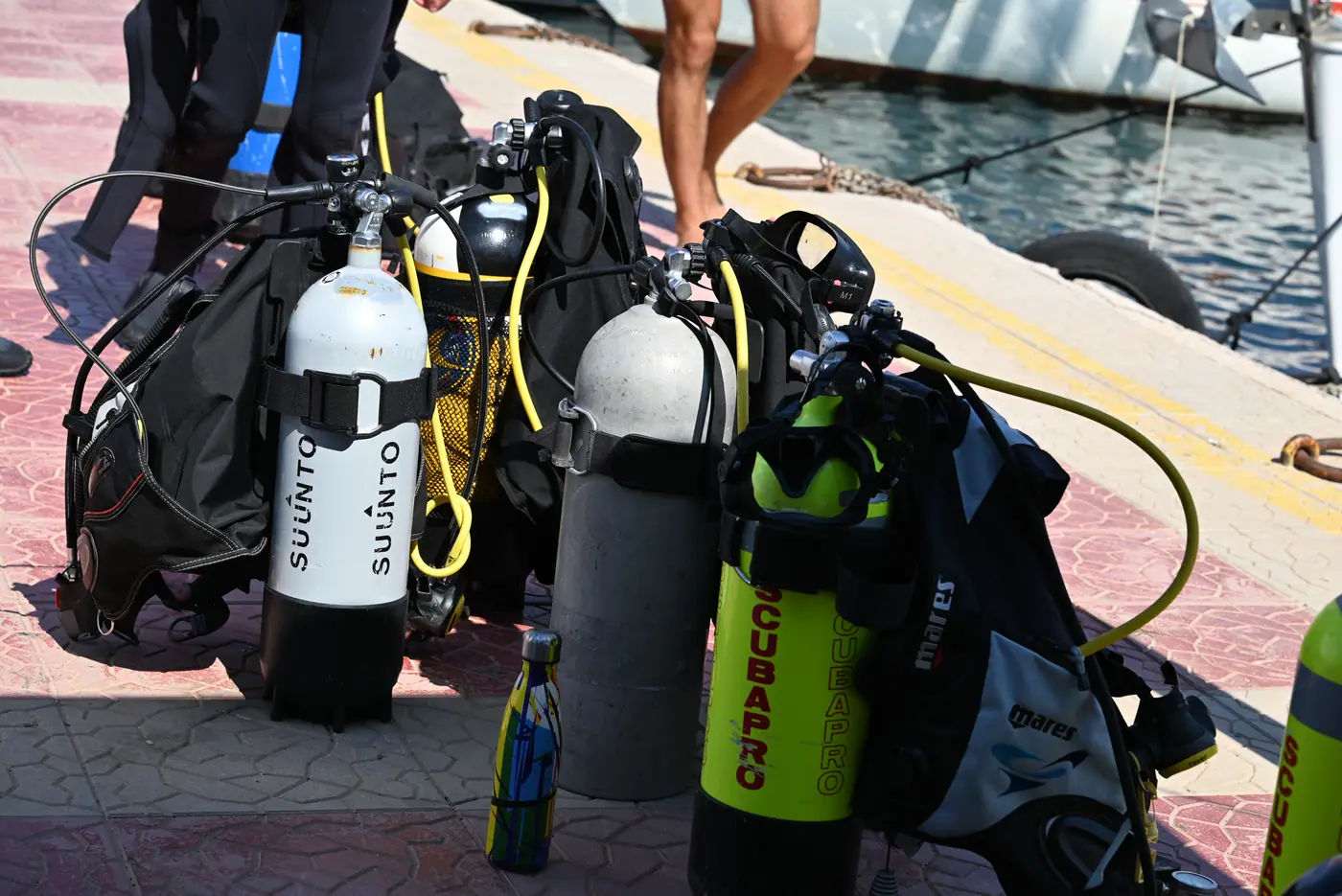 Day 9 at the Port of Lavrio, at the start of the six-hour underwater clean-up. Photo 5 of 43.