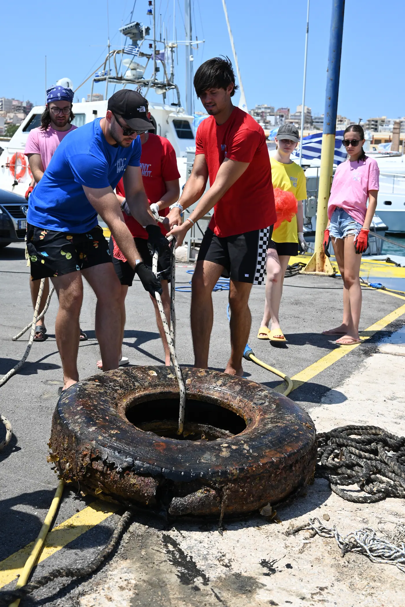 Day 9 at the Port of Lavrio, at the start of the six-hour underwater clean-up. Photo 13 of 43.