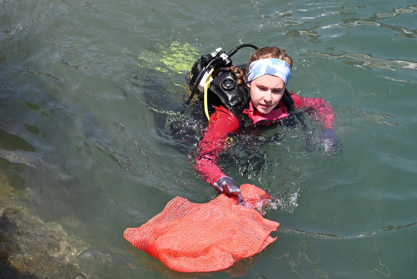 Day 9 at the Port of Lavrio, where waste raised from the seabed was received and separated on shore. Photo 31 of 43.
